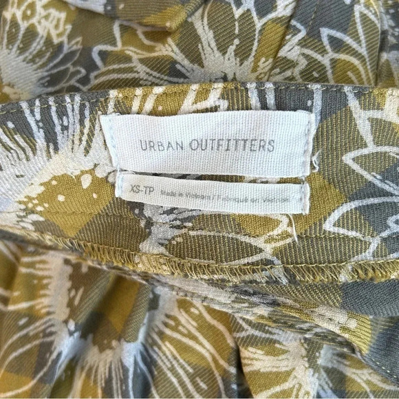 Urban Outfitters Plaid Pleated Gingham Floral Graphic Wrap Mini Skirt / Size XS - Picture 7 of 9